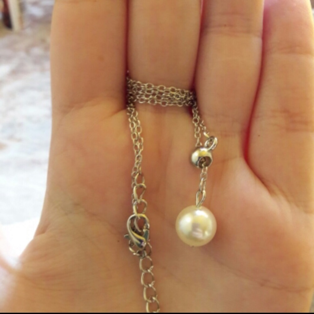 New! Silver Pearl Drop Necklace - Picture 8 of 9